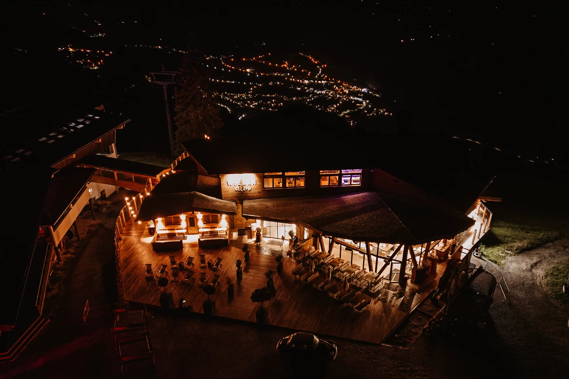 Hochzeitslocation: Diesen Wiesenalm bei Nacht. - Wiesenalm