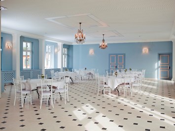 Gut Sarnow - Hotel, Restaurant und Reitanlage Angaben zu den Festsälen Festsaal im Gutshaus