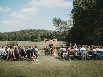 Gut Sarnow - Ihre Hochzeitslocation Informations sur les salles de bal Cérémonie de mariage gratuite