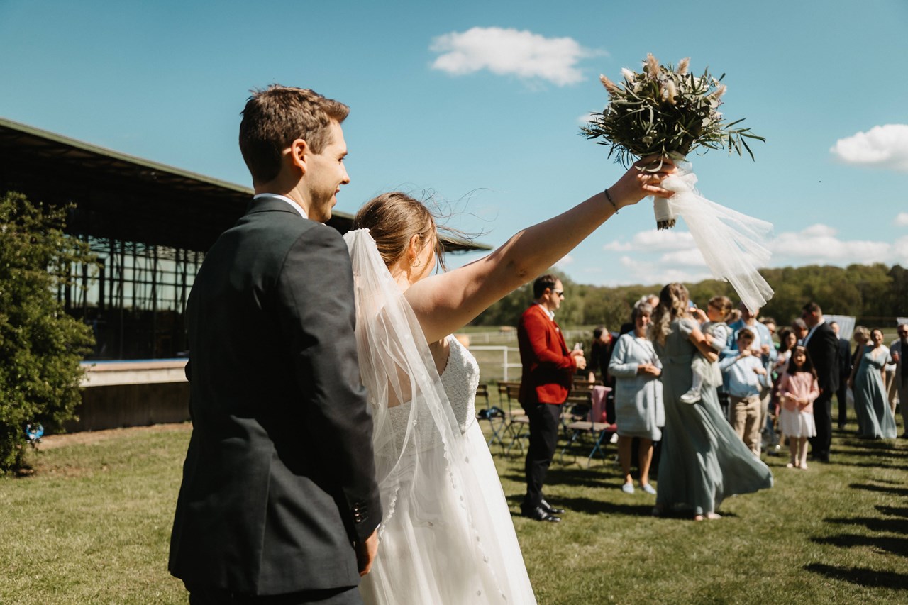 Gut Sarnow - Ihre Hochzeitslocation Angaben zu den Festsälen Hochzeit auf der Wiese