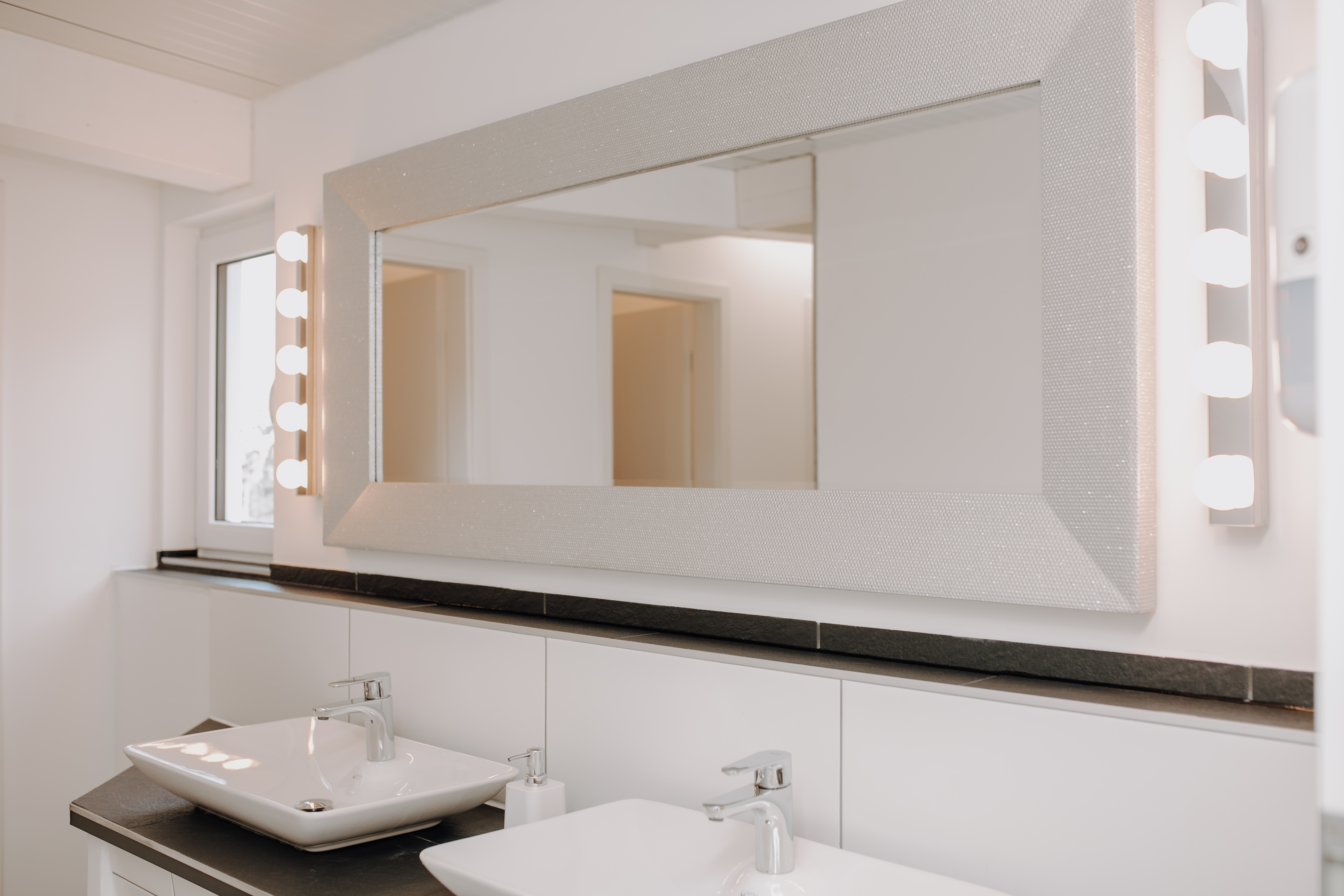 Hochzeitslocation: Sanitäranlagen in der Location - Eventlocation am Wald