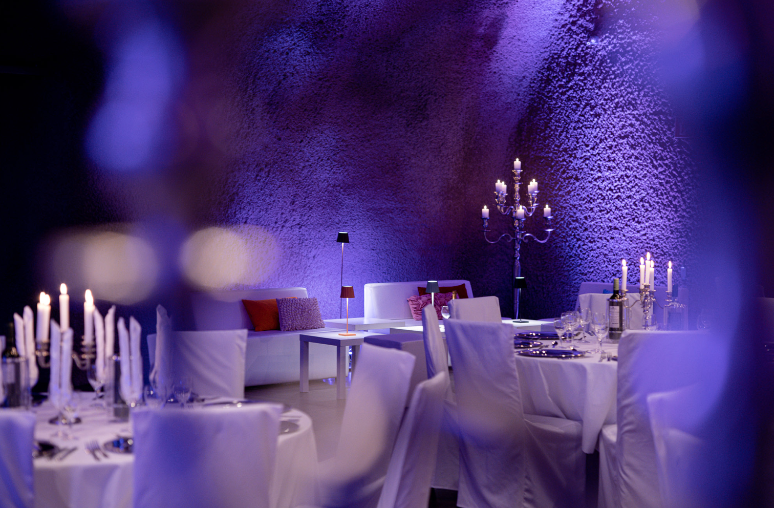 Hochzeit - Salzburg-Umgebung - Großer Veranstaltungssaal, Beispiel Bestuhlung Hochzeit - KAVERNEN1595 - FEIERN IM MÖNCHSBERG