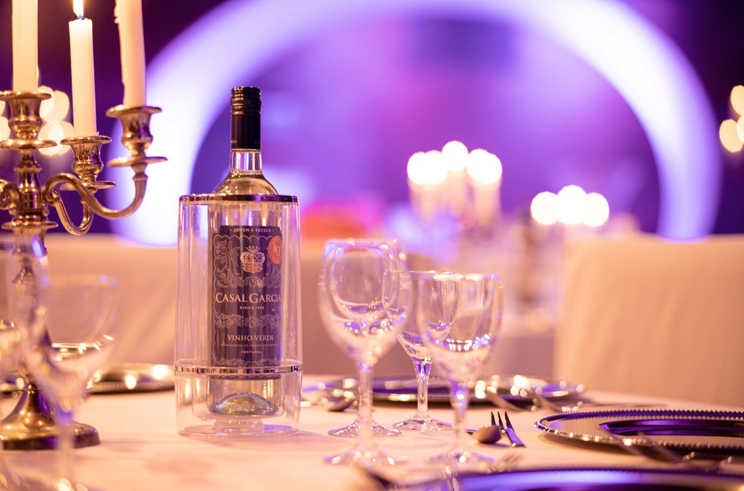 Hochzeit: Großer Veranstaltungssaal, Beispiel Bestuhlung Hochzeit - KAVERNEN1595 - FEIERN IM MÖNCHSBERG