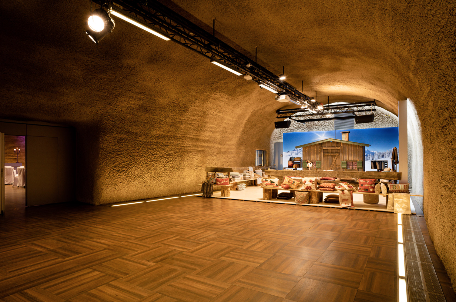 Hochzeit: Kleiner Veranstaltungssaal, Beispiel Messebau  - KAVERNEN1595 - FEIERN IM MÖNCHSBERG