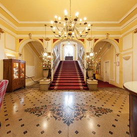 Hochzeit: Foyer/ Eingangsbereich (perfekt für ihr Hochzeitsfoto) - Hotel Marienhof