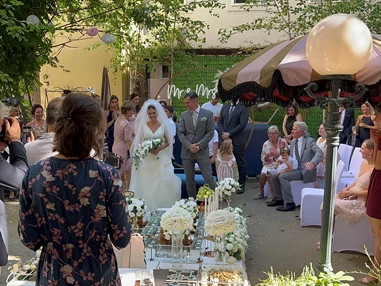 Hochzeitslocation: Der romantische Garten bietet sich auch für eine unvergessliche Sommer- oder Winterhochzeit an. 
Denn, wenn das Wetter mitspielt, ist Ihre Trauungszeremonie unter freiem Himmel möglich. - VIENNABallhaus