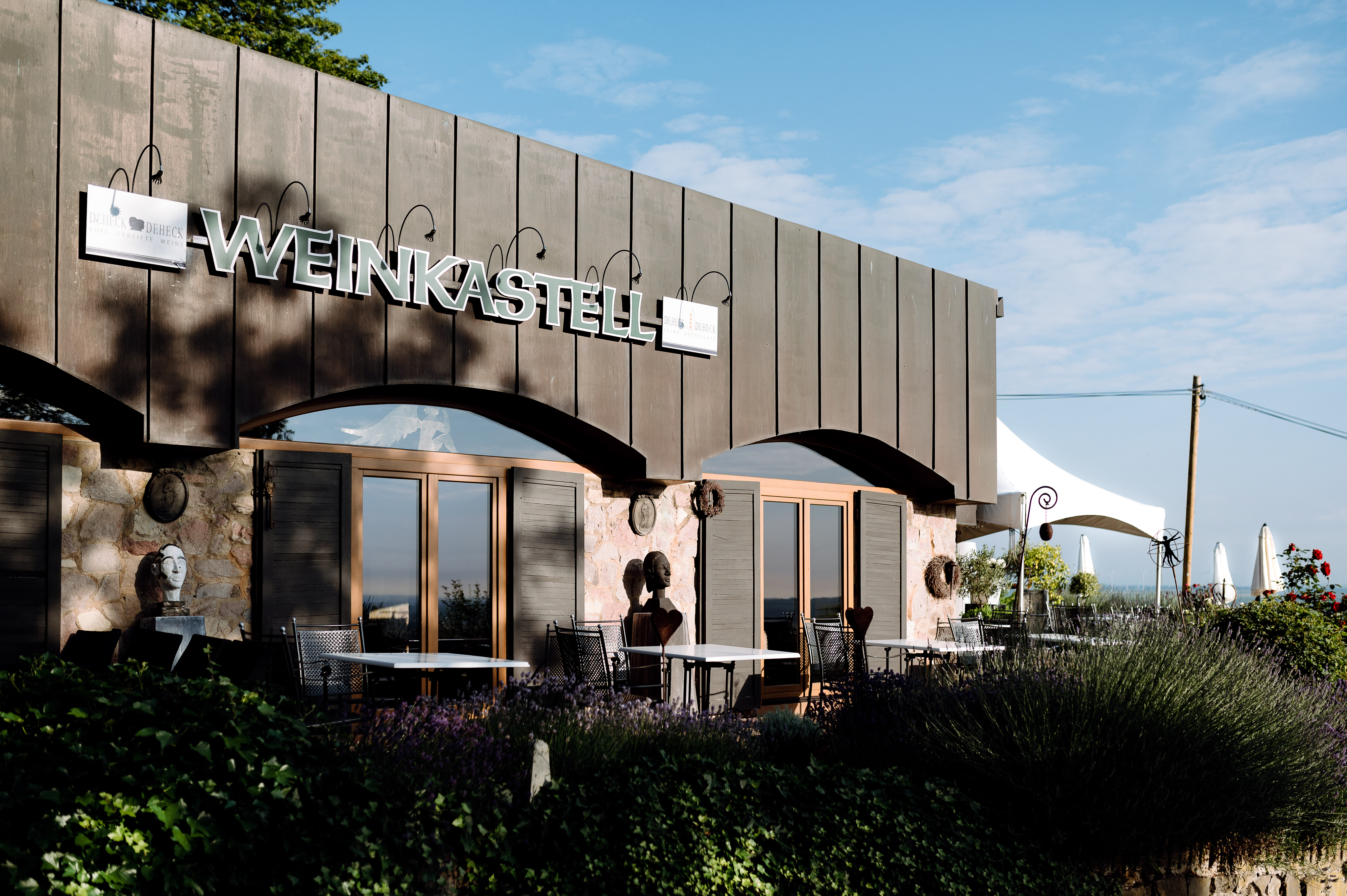 Matrimonio - Hochzeits-Stil: Boho - Germania - Feierwerk Herbert im Weinkastell Kloppberg