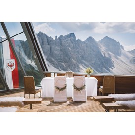 Hochzeit: © Die Lichtbildnerei - Hoadl-Haus Panoramarestaurant auf 2.340 m in der Axamer Lizum