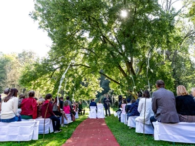 Hochzeit: Freie Trauung im idyllischen Schlosspark - Schloss Blumenthal