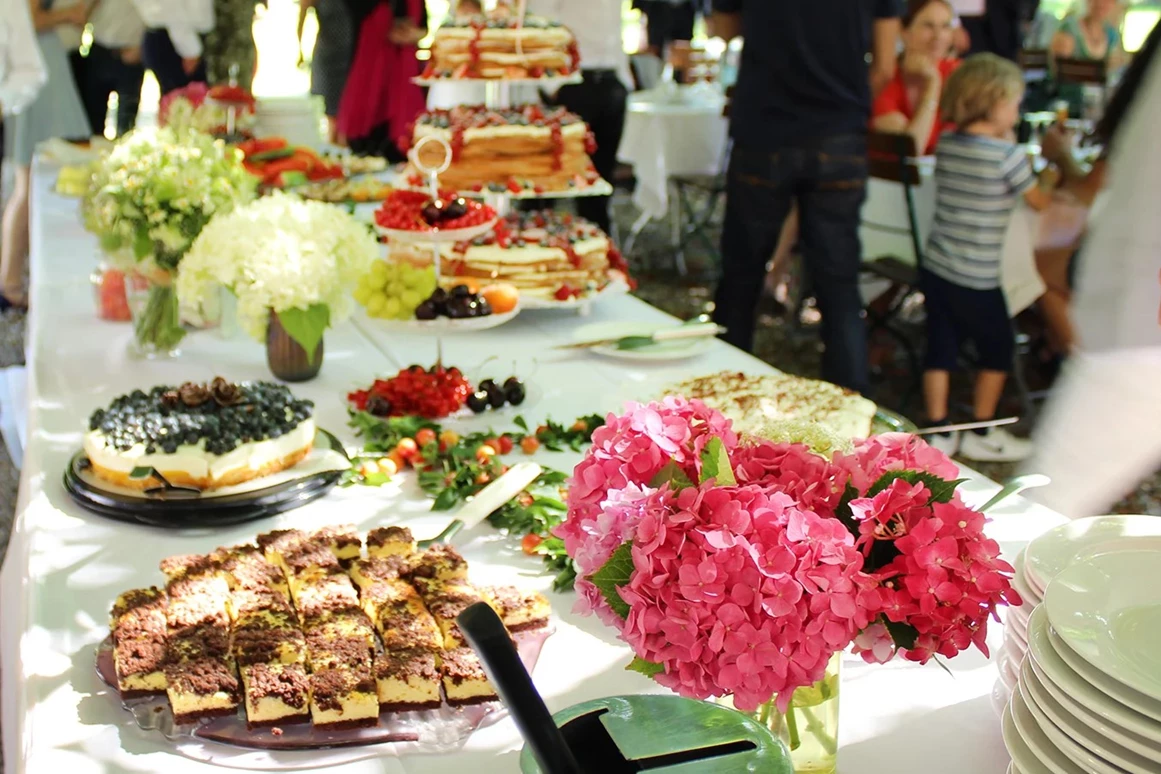 Hochzeit: Kuchenbuffet - Schloss Blumenthal