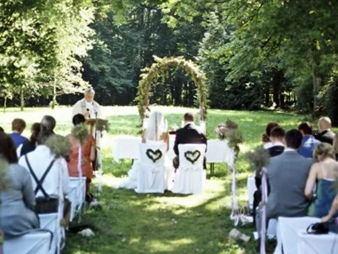 Hochzeit: Freie Trauung im idyllischen Schlosspark - Schloss Blumenthal