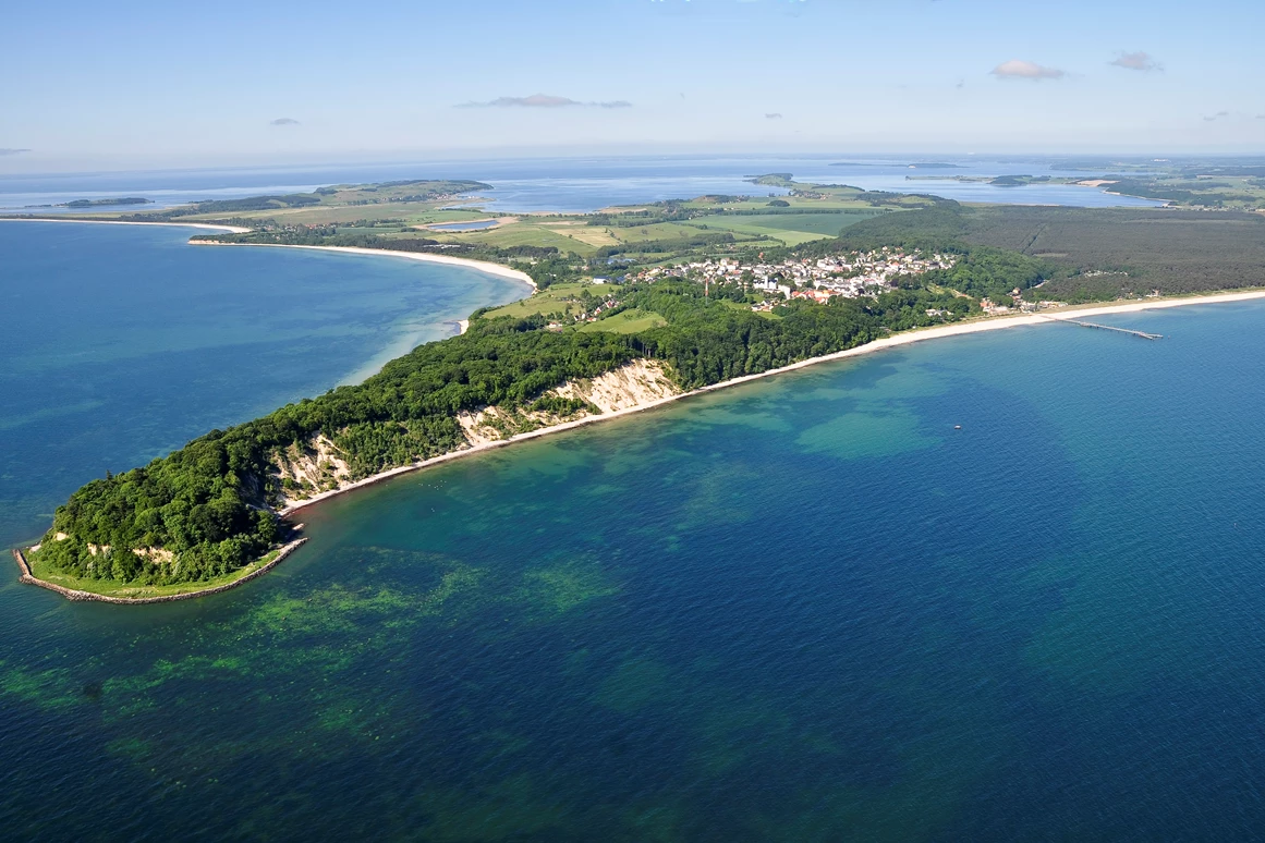 Hochzeitslocation: Luftbild des Nordperd. - Vju Hotel Rügen