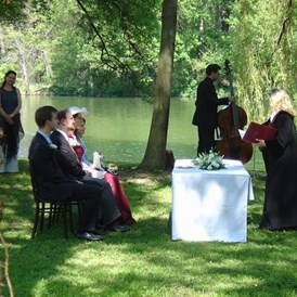 Hochzeit: Wiese neben Franzensburg - Schlosspark Laxenburg