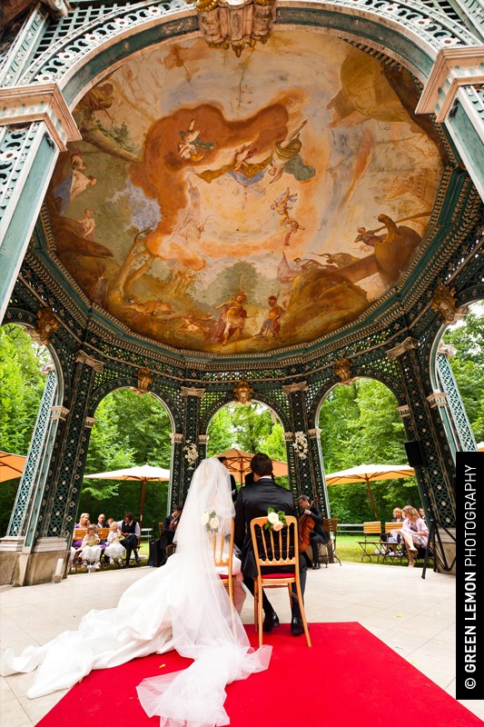Hochzeit: Heiraten im grünen Lusthaus des Schlosspark Laxenburg.
Foto © greenlemon.at - Schlosspark Laxenburg