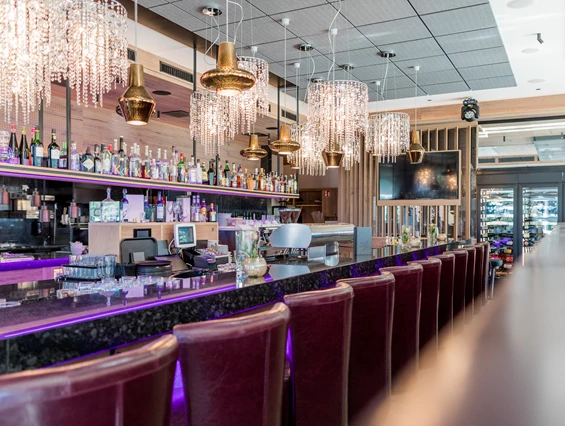 Hochzeit: Bar im Erdgeschoss - Greenvieh Chalet