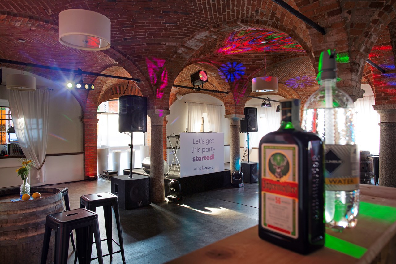 AL Castello Resort -Cascina Capitanio  Informatie over de balzalen Open bar en disco