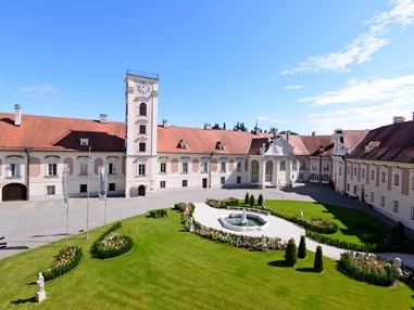 Hochzeit: Schlosshof; Foto: Wolfgang Simlinger - Schloss Lamberg