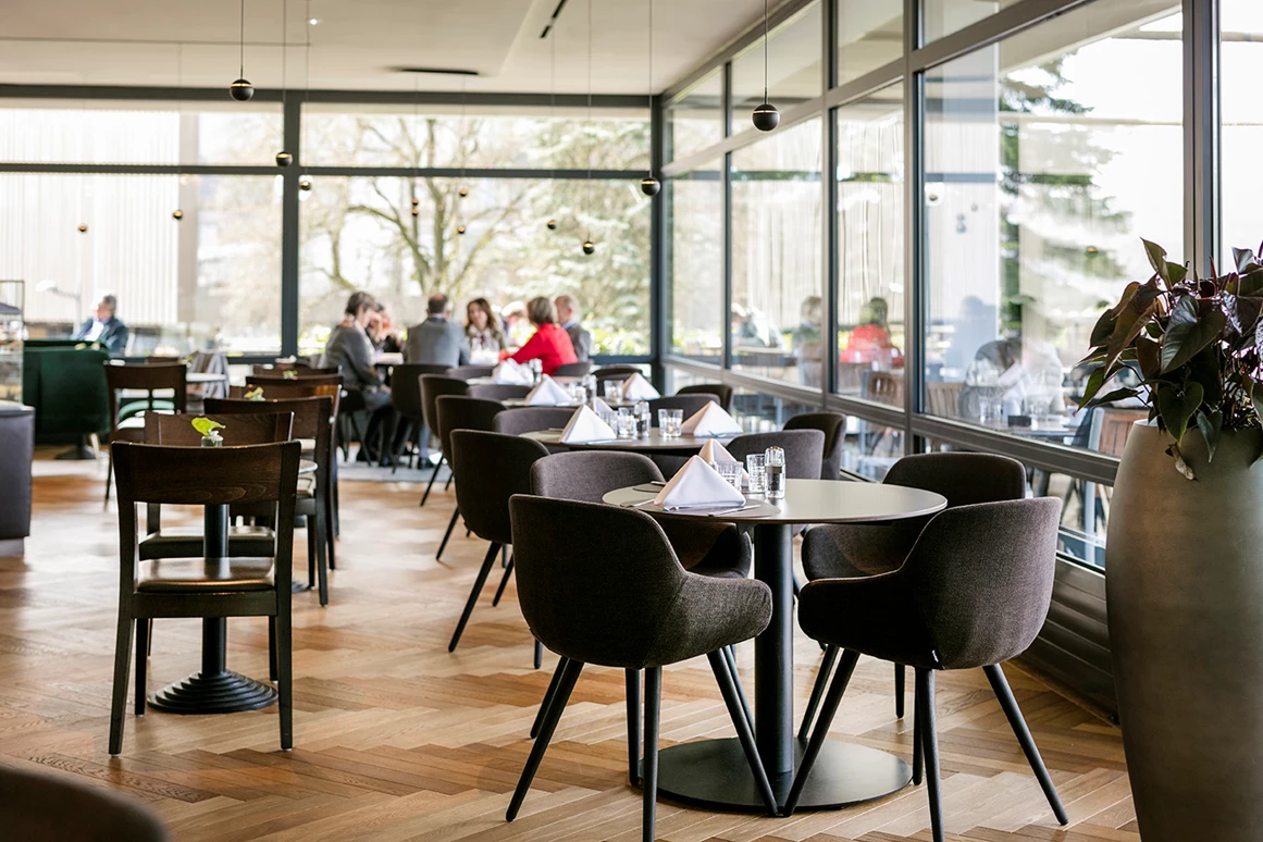 Hochzeit: Café Bar  - ARCOTEL Nike Linz