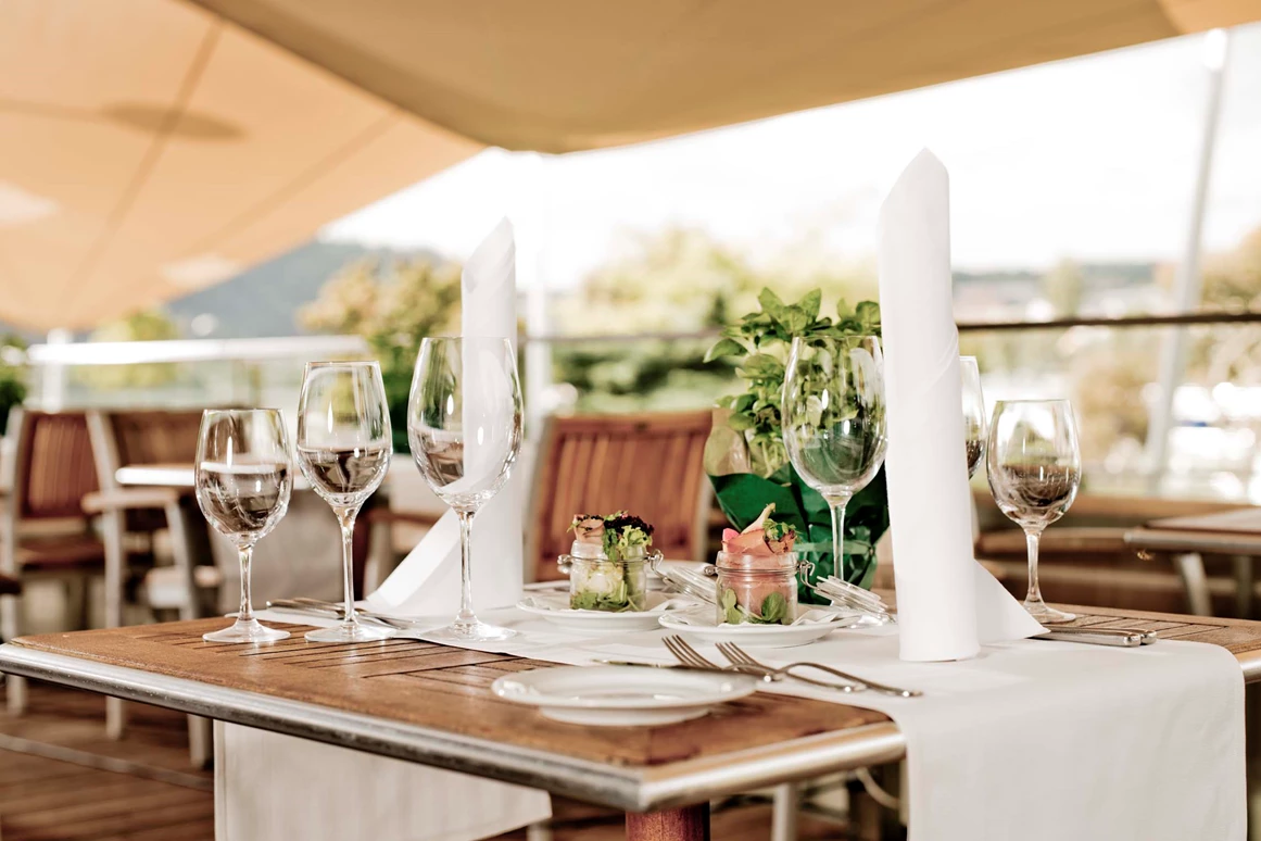 Hochzeit: Terrasse des ARCOTEL Nike Linz - ARCOTEL Nike Linz