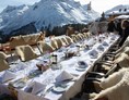 Hochzeit: Hochzeitstafel auf unserer Sonnenterrasse - ein Wintertraum! - Hotel Goldener Berg & Alter Goldener Berg