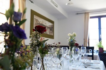 Hochzeit: Tischdekoration nach Ihren Geschmack und wünschen - Naturhotel Schloss Kassegg