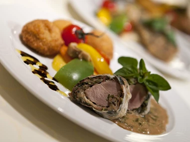 Hochzeit: regionale Speisen - Naturhotel Schloss Kassegg