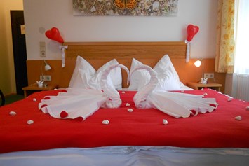 Hochzeit: Wohlfühlzimmer für Ihre Hochzeitsnacht - Naturhotel Schloss Kassegg