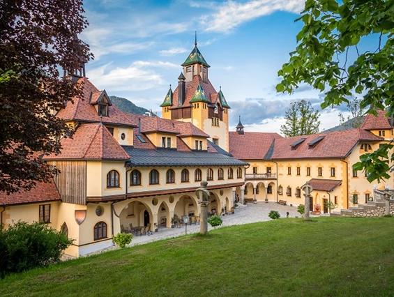 Hochzeit: Das ehemalige Jagdschloss wurde aufwendig und liebevoll renoviert.  - Naturhotel Schloss Kassegg