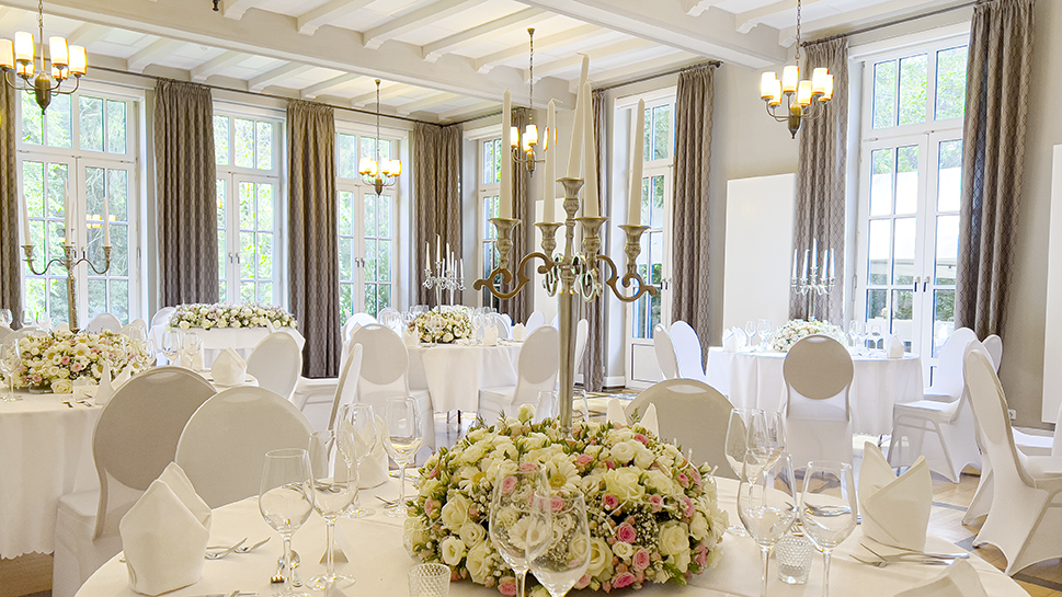 Hochzeitslocation: Hochzeitsdeko im Jagdschloss Malepartus - Jagdschloss Malepartus