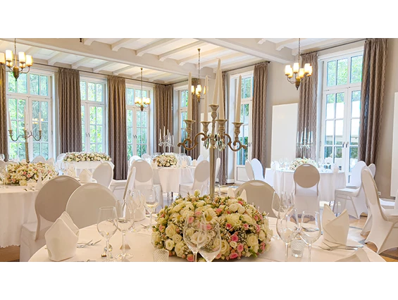 Hochzeit: Hochzeitsdeko im Jagdschloss Malepartus - Jagdschloss Malepartus