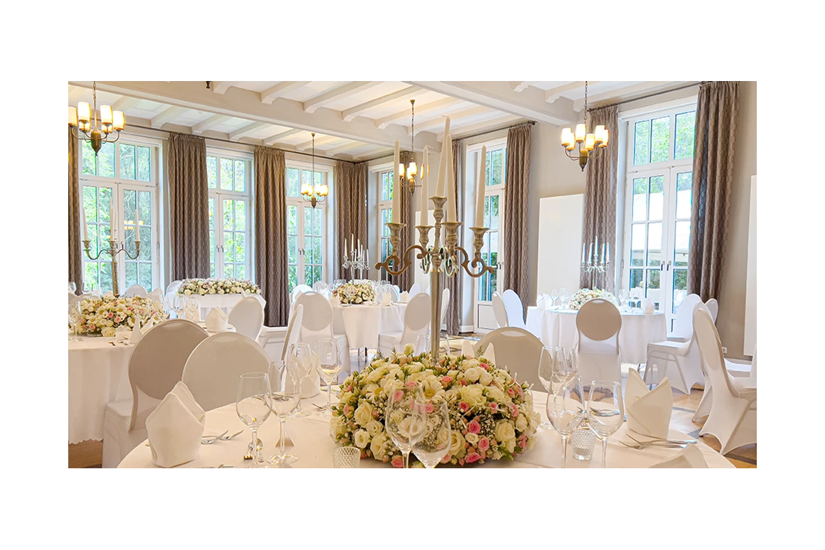 Hochzeit: Hochzeitsdeko im Jagdschloss Malepartus - Jagdschloss Malepartus