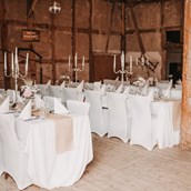 Hochzeitslocation: Unsere rustikale "Alte Scheune" bietet den perfekten Rahmen für Ihre romantische Hochzeit! - Gutshof Thomashütte