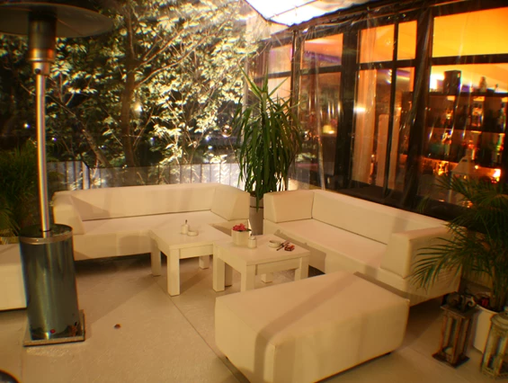 Hochzeit: Lounge und Terrasse  - ViCulinaris im Kolbergarten