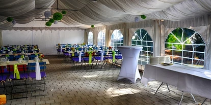 Wedding - Brunnthal (Landkreis München) - Festzelt für Kaffee und Kuchen - ViCulinaris im Kolbergarten