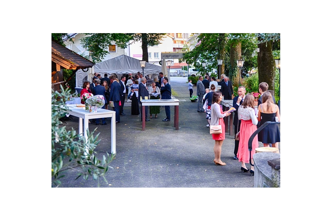 Hochzeit: Aperitf im Garten  - ViCulinaris im Kolbergarten