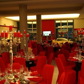Hochzeit: Catering bei Ferrari - ViCulinaris im Kolbergarten