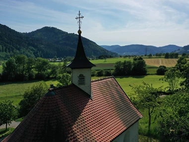 Hochzeitslocation: Unsere Martinshof Kapelle bietet einen schönen Ausblick über das Kinzigtal. - Martinskapelle auf dem Martinshof