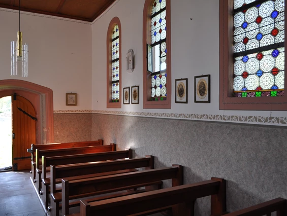 Hochzeitslocation: Die Kapelle besitzt auch eine Glocke die bei Bedarf geläutet werden kann. - Martinskapelle auf dem Martinshof