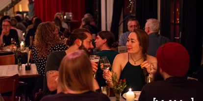 Matrimonio - Ratingen - Stimmungsvolle Zeit im Café. - Bahnhof Blo