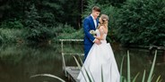 Hochzeit - Umgebung: in Weingärten - Fotolocation am idyllischen Teich - Jöbstl Stammhaus 