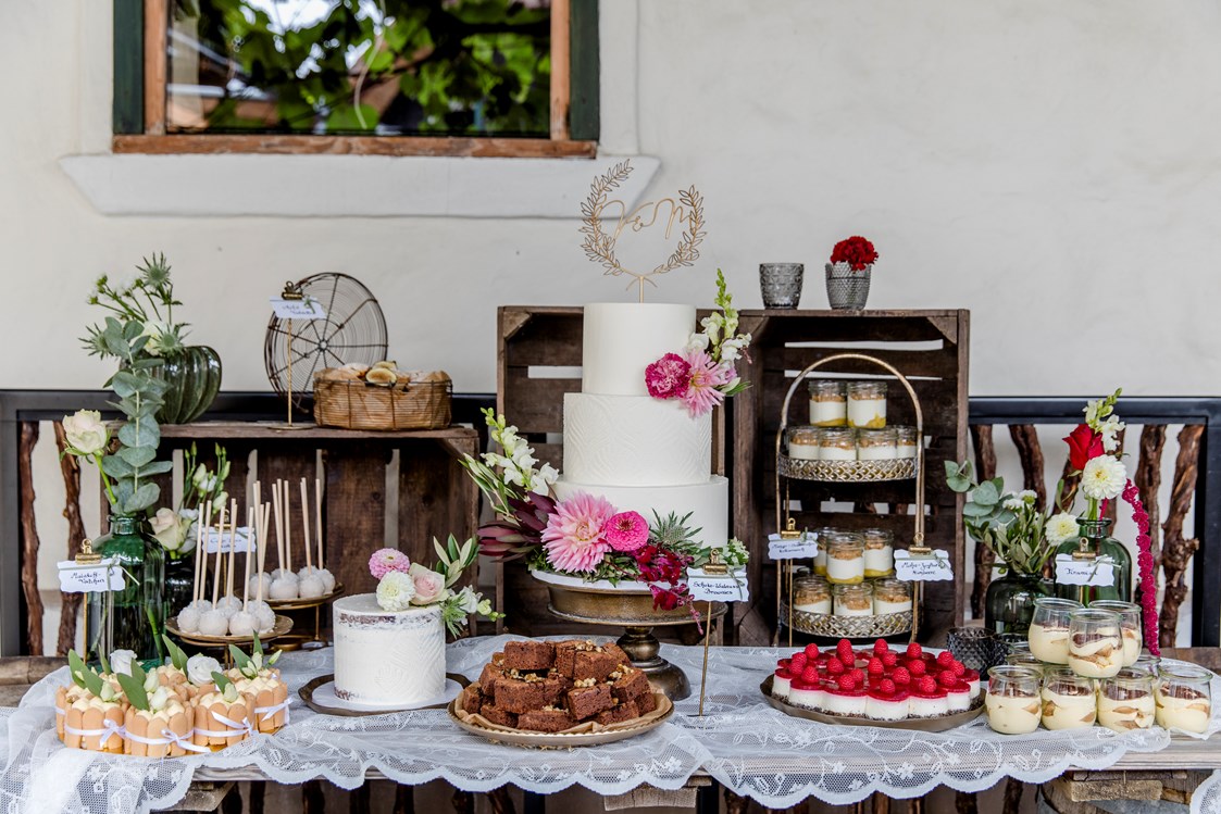 Hochzeit: Candybar im Innenhof - Jöbstl Stammhaus 
