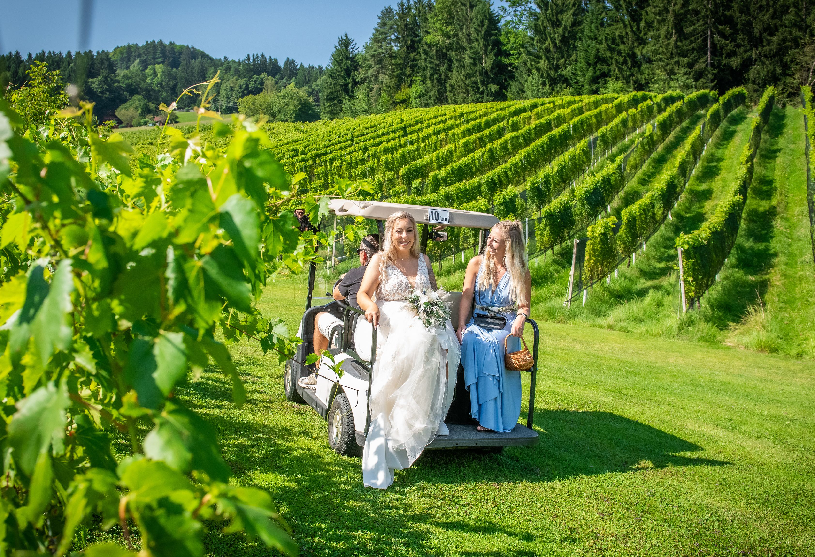 Hochzeitslocation: „Brautauto“ direkt von der Location :) - Weingut Jöbstl Stammhaus 
