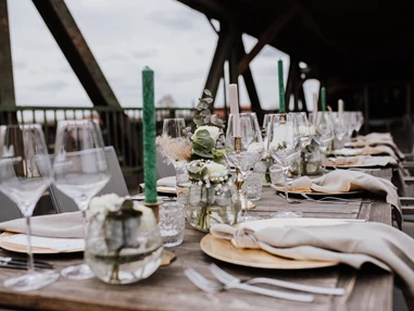Hochzeitslocation: Outdoorhochzeit beim Brückenbaron in Bayern. - Brückenbaron