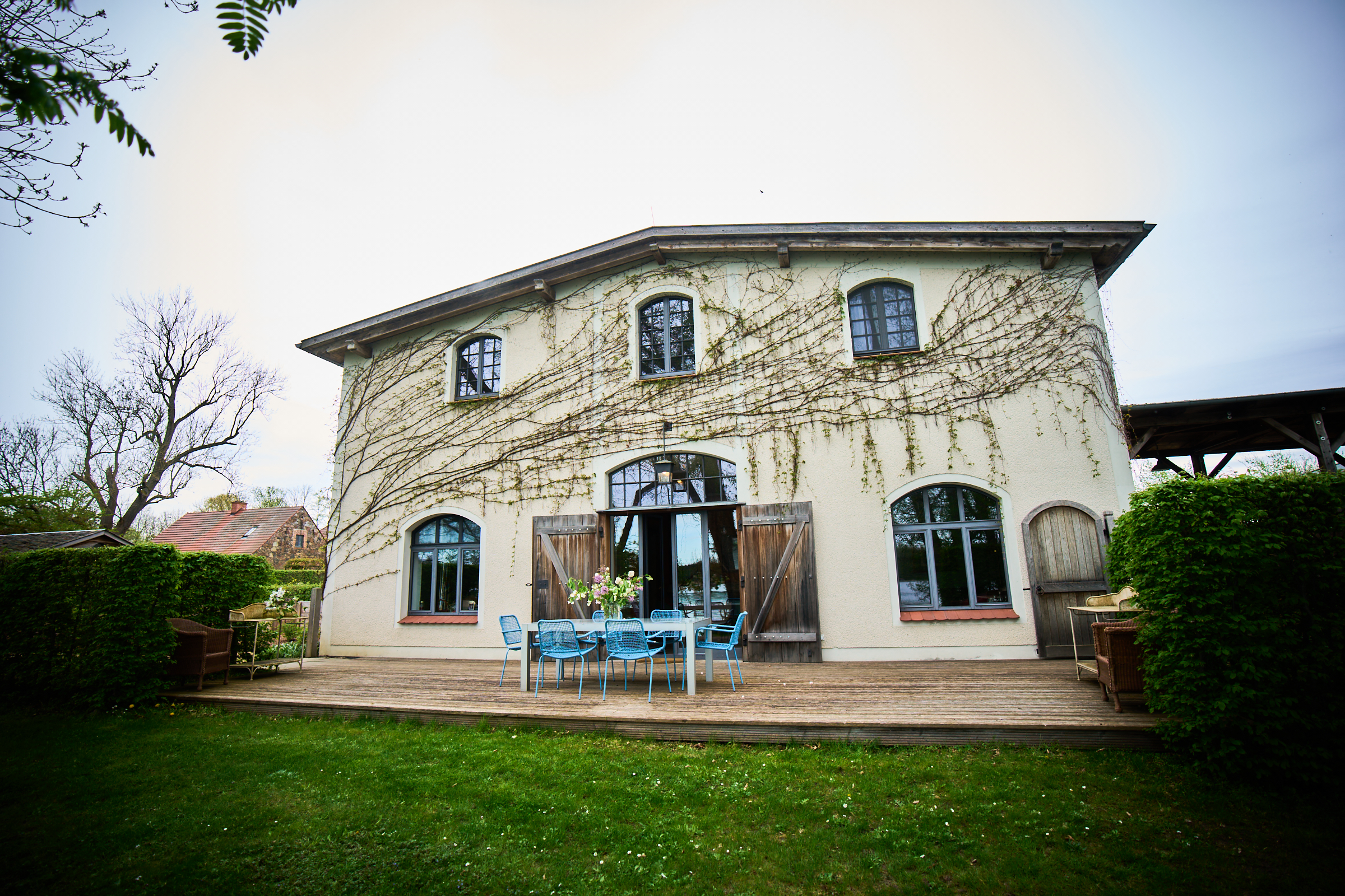 Hochzeitslocation: Unser Haus am See für das getting ready - EIBENHOF - Bad Saarow