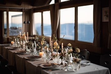 Hochzeit: Tischdekovorschlag, unsere Partner:

Weddinplanner: lisa.oberrauch.weddings

Blumenschmuck: Floreale.it - Restaurant La Finestra Plose