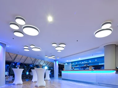 Hochzeit: Panoramarestaurant in der Stadthalle Hagen | Betischung nach Ihren Wünschen - Panoramarestaurant in der Stadthalle Hagen
