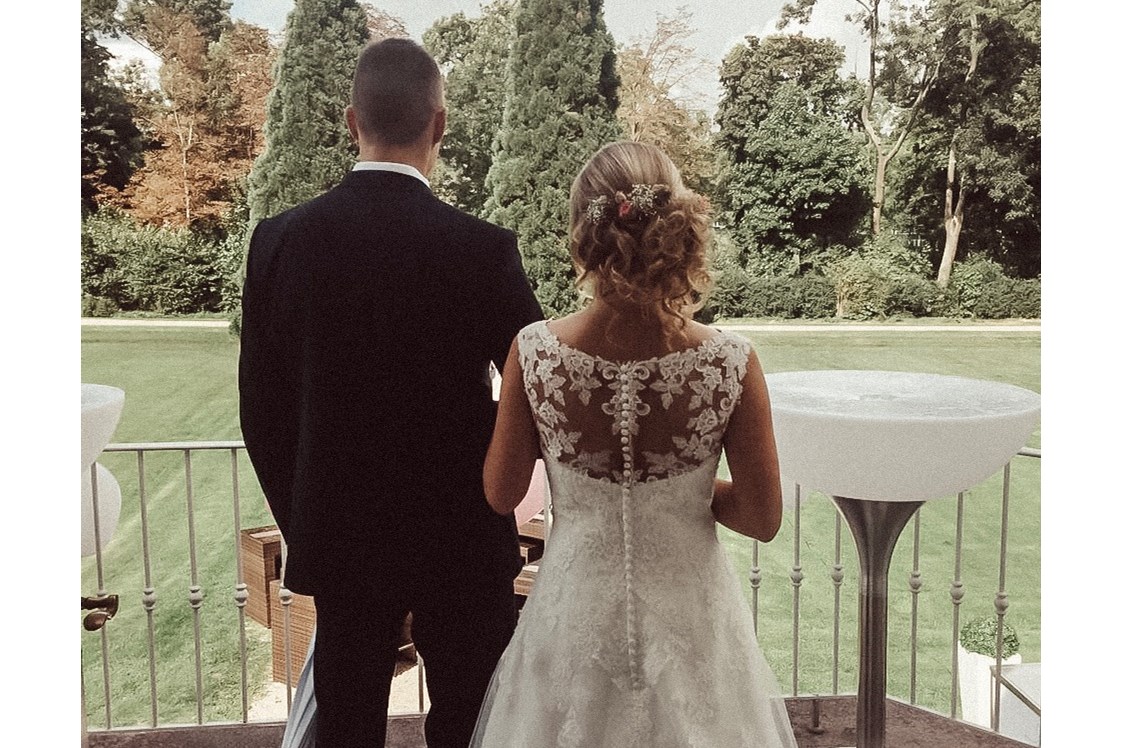 Hochzeit: Blick in den Park vom Balkon - Lenné Schlösschen