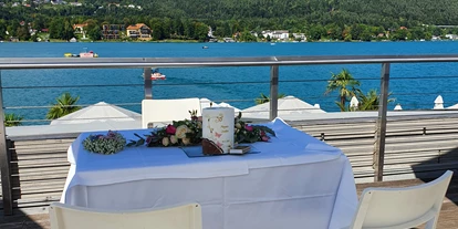 Hochzeit - Wickeltisch - Hunnenbrunn - Trauung mit Seeblick - Hotel Parks Velden