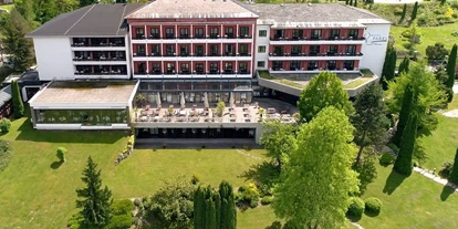 Hochzeit - Wickeltisch - Hunnenbrunn - Außenansicht Hotel Parks - Hotel Parks Velden