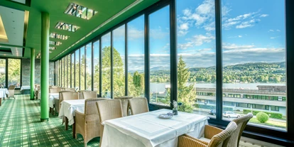 Hochzeit - Wickeltisch - Hunnenbrunn - Ausblick vom Grünen Saal - Hotel Parks Velden